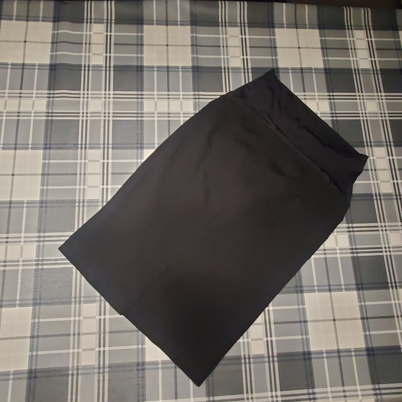 Black Maternity Mini Skirt XS - Picture 2 of 6